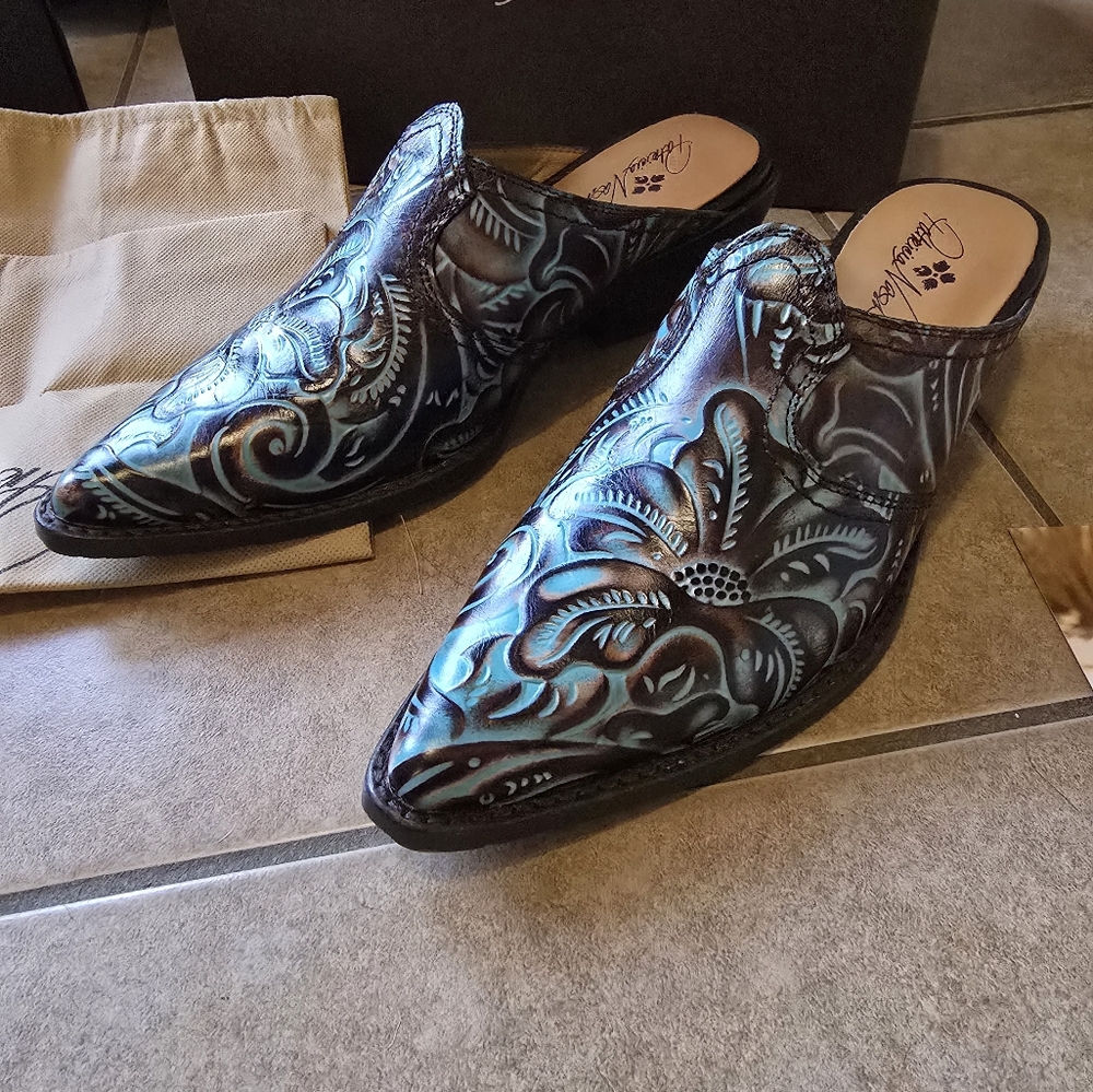 Patricia Nash Battista Mule